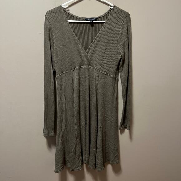American Eagle Outfitters Dresses & Skirts - American Eagle Long Sleeved A-Line Dress Green Size‎ Large